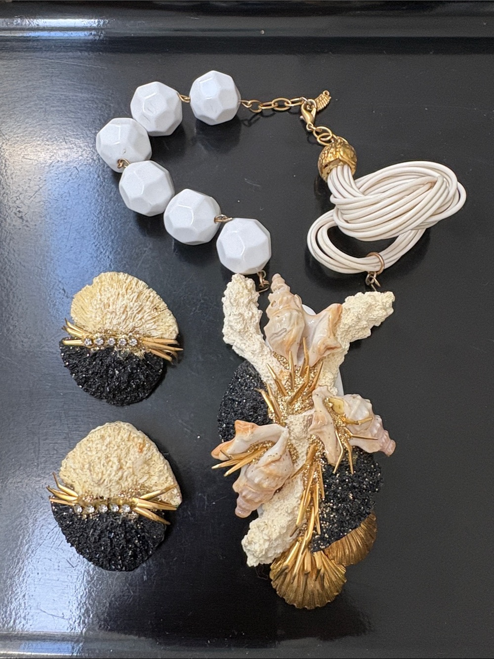 Italian Boutique Seashell Coral Statement Necklace & Earring Set